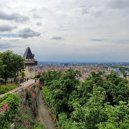 At Park, Luxurioese Mit Terrasse Und Parkplatz Im Herzen Von غراتس