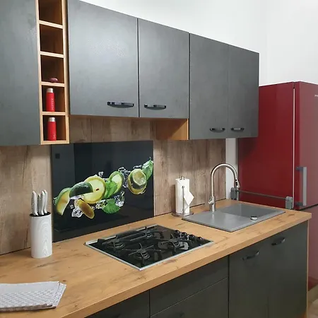 Apartment At Park, Luxuriöse Mit Terrasse Und Parkplatz Im Herzen Von *