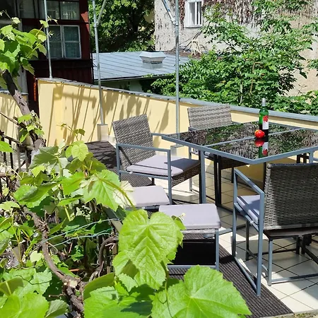 At Park, Luxurioese Mit Terrasse Und Parkplatz Im Herzen Von شقة
