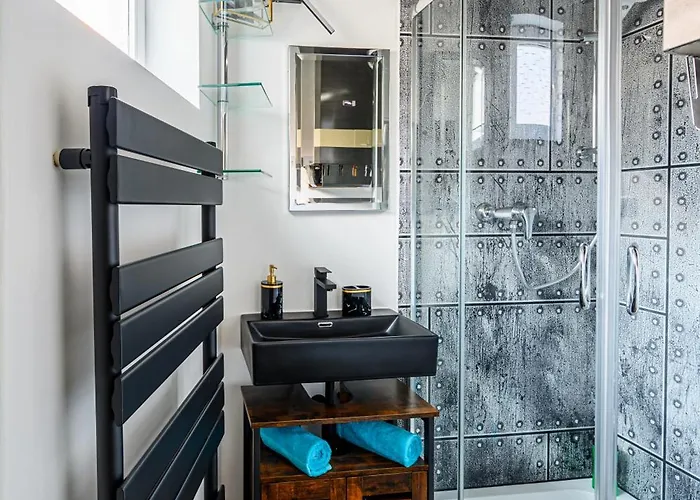 At Park, Luxurioese Mit Terrasse Und Parkplatz Im Herzen Von Apartment