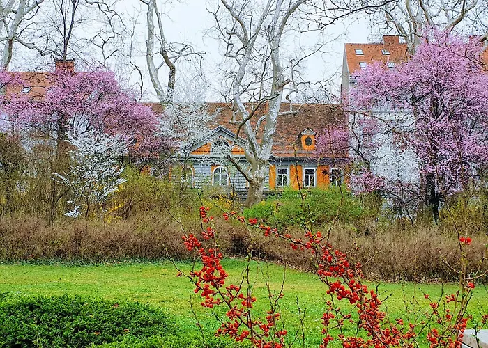 At Park, Luxurioese Mit Terrasse Und Parkplatz Im Herzen Von Apartment *