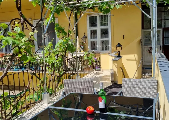 At Park, Luxurioese Mit Terrasse Und Parkplatz Im Herzen Von Apartment