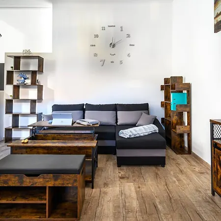 At Park, Luxurioese Mit Terrasse Und Parkplatz Im Herzen Von 格拉茨