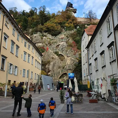 شقة At Park, Luxurioese Mit Terrasse Und Parkplatz Im Herzen Von غراتس