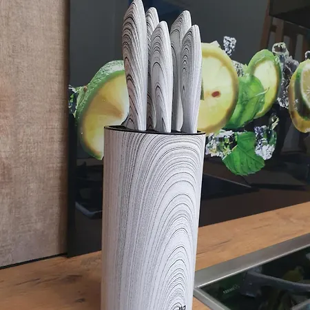 At Park, Luxurioese Mit Terrasse Und Parkplatz Im Herzen Von グラーツ