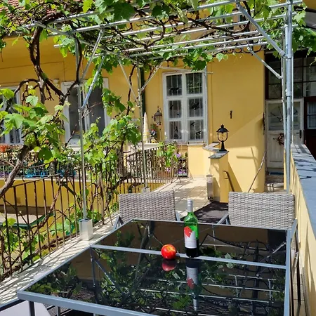 At Park, Luxurioese Mit Terrasse Und Parkplatz Im Herzen Von شقة