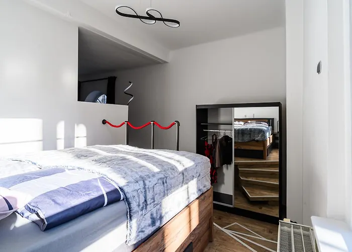 At Park, Luxurioese Mit Terrasse Und Parkplatz Im Herzen Von 格拉茨