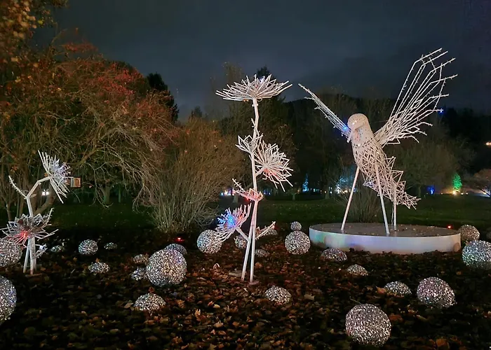 Apartment At Park, Luxurioese Mit Terrasse Und Parkplatz Im Herzen Von *