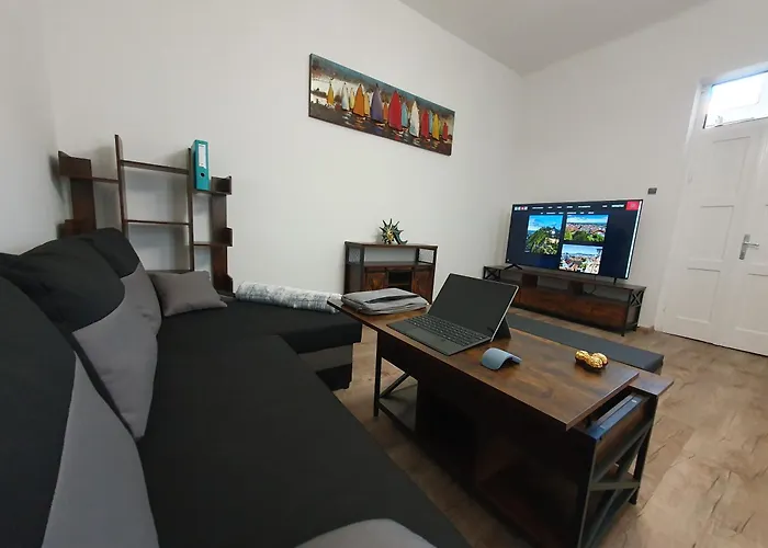 At Park, Luxurioese Mit Terrasse Und Parkplatz Im Herzen Von Apartment