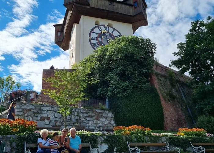 At Park, Luxurioese Mit Terrasse Und Parkplatz Im Herzen Von Apartment *