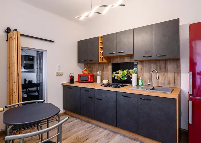 At Park, Luxurioese Mit Terrasse Und Parkplatz Im Herzen Von